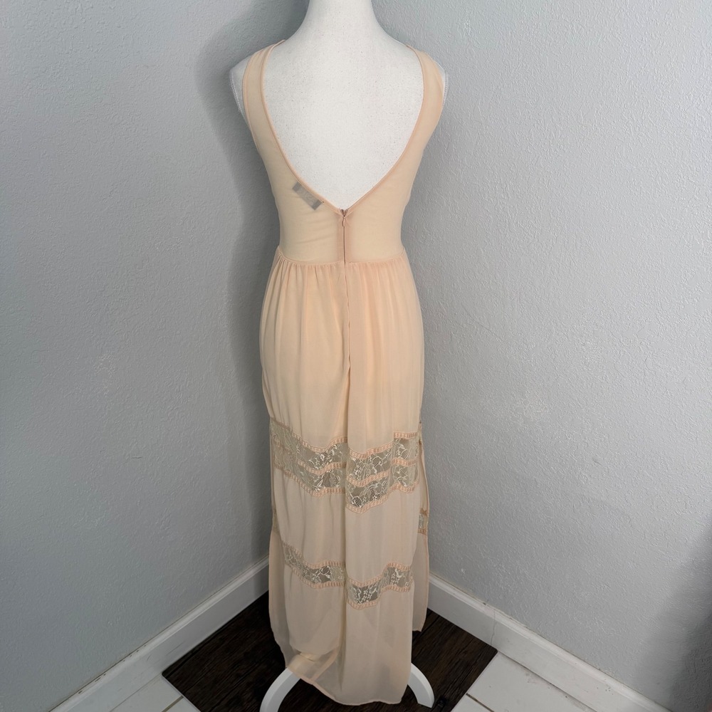 ASTR the Label Peach Lace Panel Maxi Dress Sleeveless V-Back‎ size XS - Picture 4 of 7